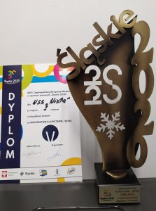 Nagroda dla WSS Wisła za zwycięstwo w kategorii klubów w skokach
